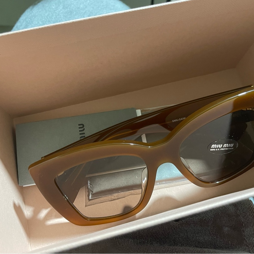 Brown miu miu sunglasses✨